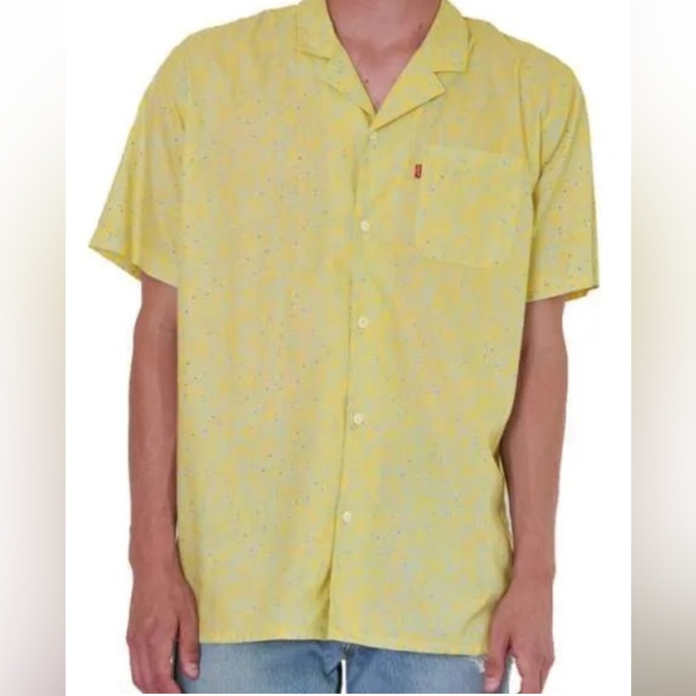 Levi's Yellow Short Sleeve Shirt size Medium